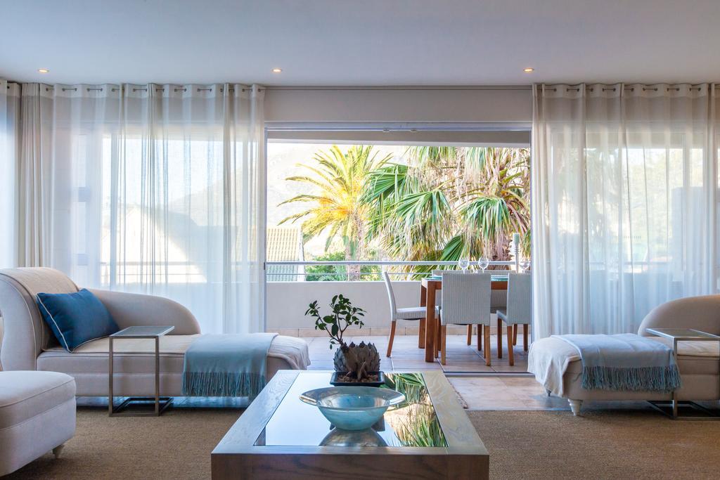 Villa On Slopes Of Geneva Drive *