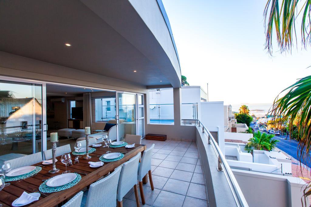 Villa On Slopes Of Geneva Drive Cape Town