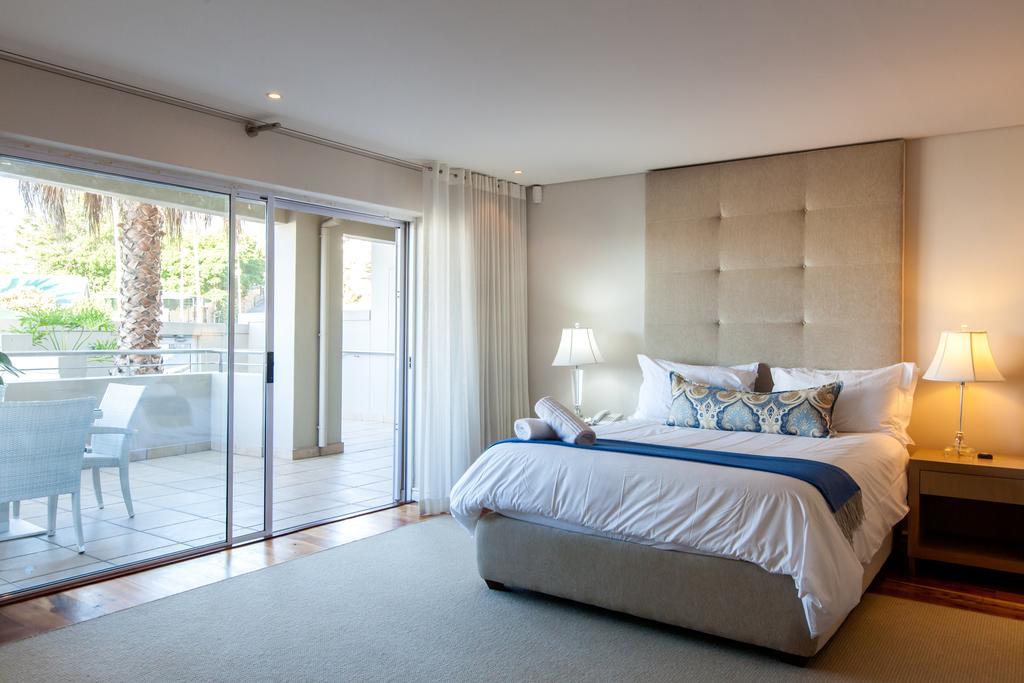 Villa On Slopes Of Geneva Drive *